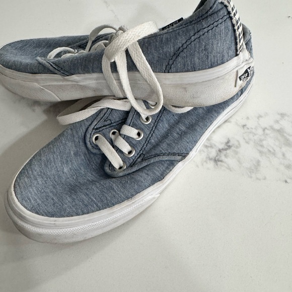 Vans - Picture 2 of 4